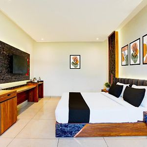 Super Townhouse Oak Sector 116 Noida